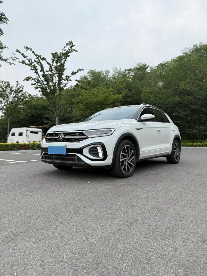 2023 Volkswagen T-Roc 1.5T 160HP L4 7DCT
