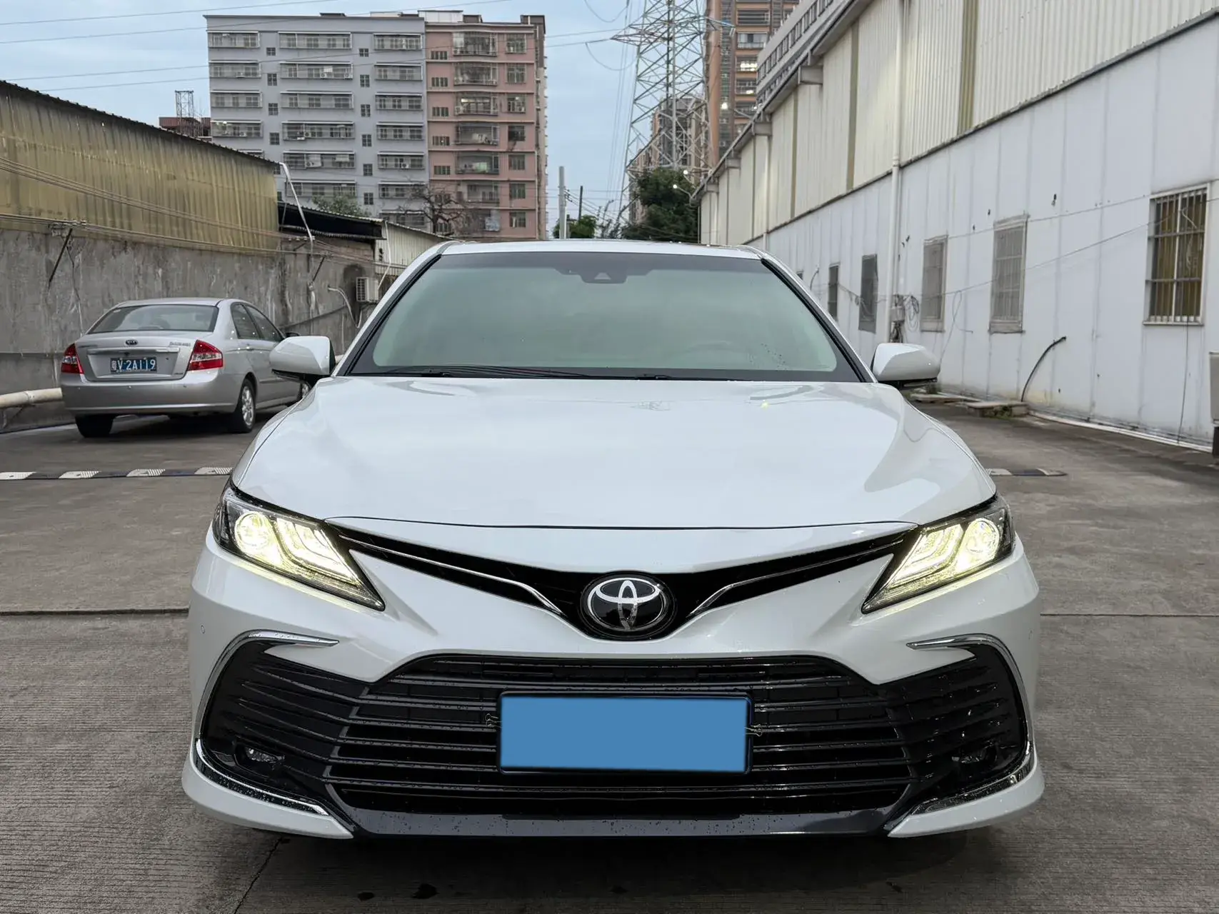 2021 TOYOTA CAMRY thumbnail 3