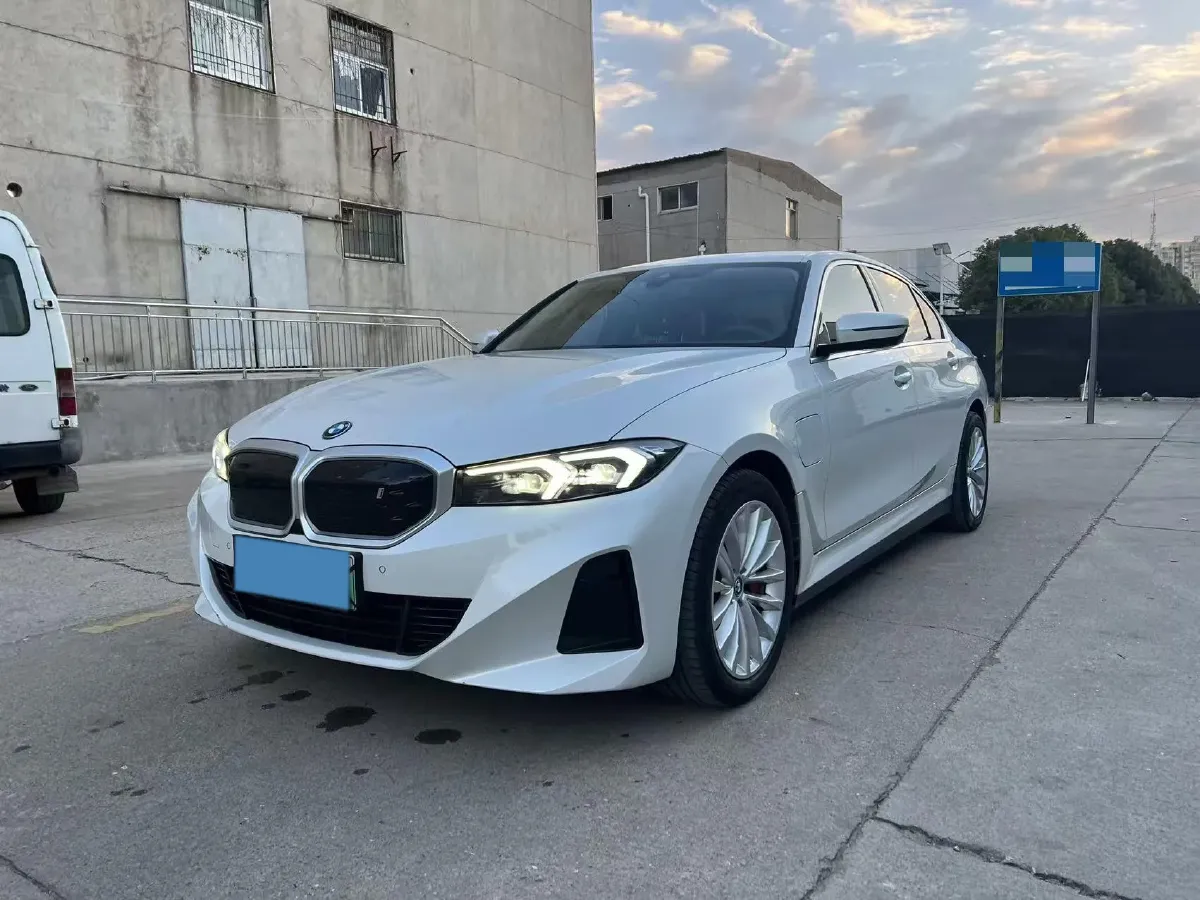 2024 BMW i3 BEV 70KWH,autocango,china used car exporter,china ev exporter,chinese used car exporter,chinese used ev exporter