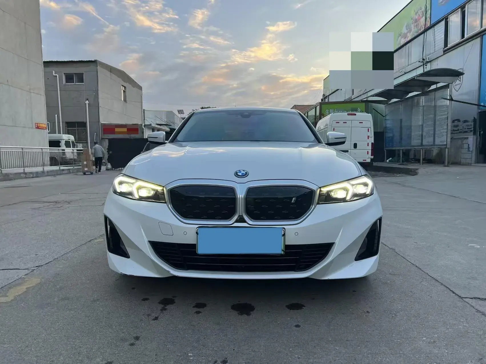 2024 BMW I3 thumbnail 3