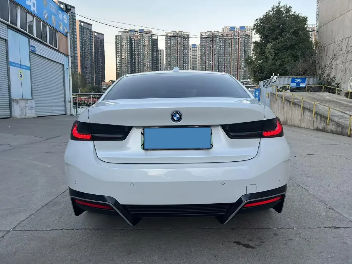 2024 BMW i3 BEV 70KWH,autocango,china used car exporter,china ev exporter,chinese used car exporter,chinese used ev exporter