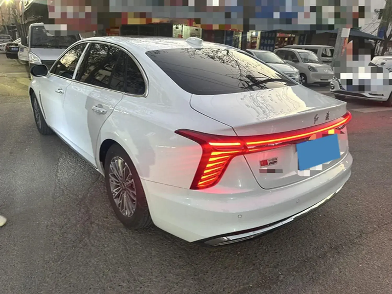 2024 HONGQI H5 thumbnail 3