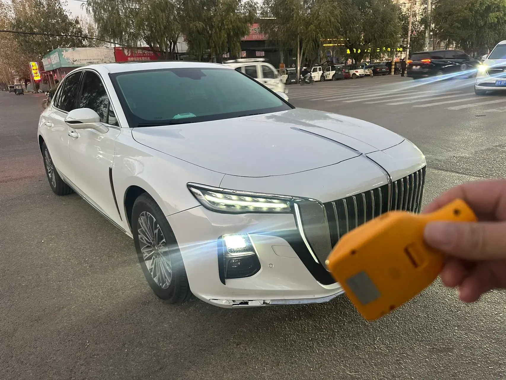 2024 HONGQI H5 thumbnail 2