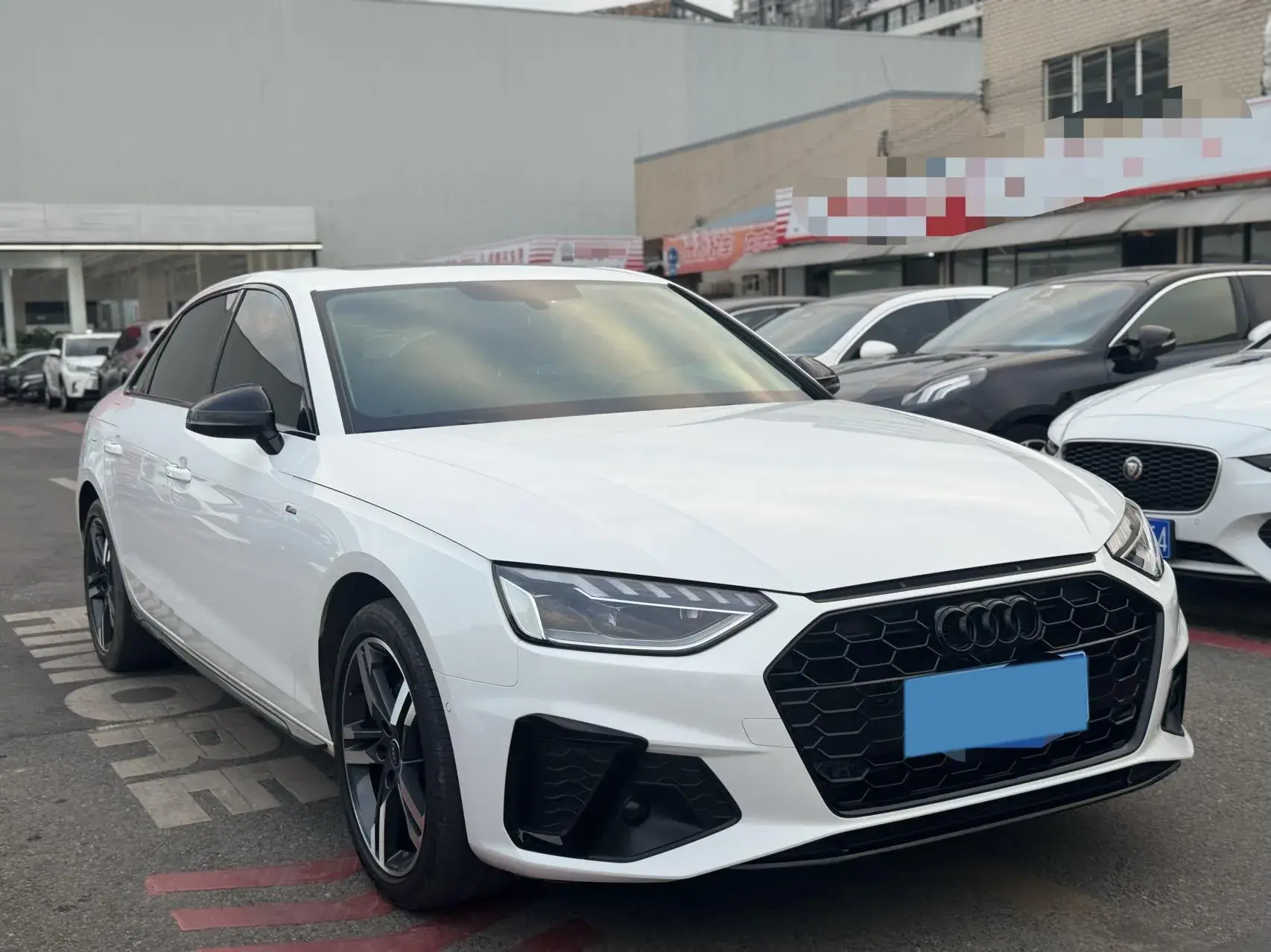 2023 AUDI A4L thumbnail 3