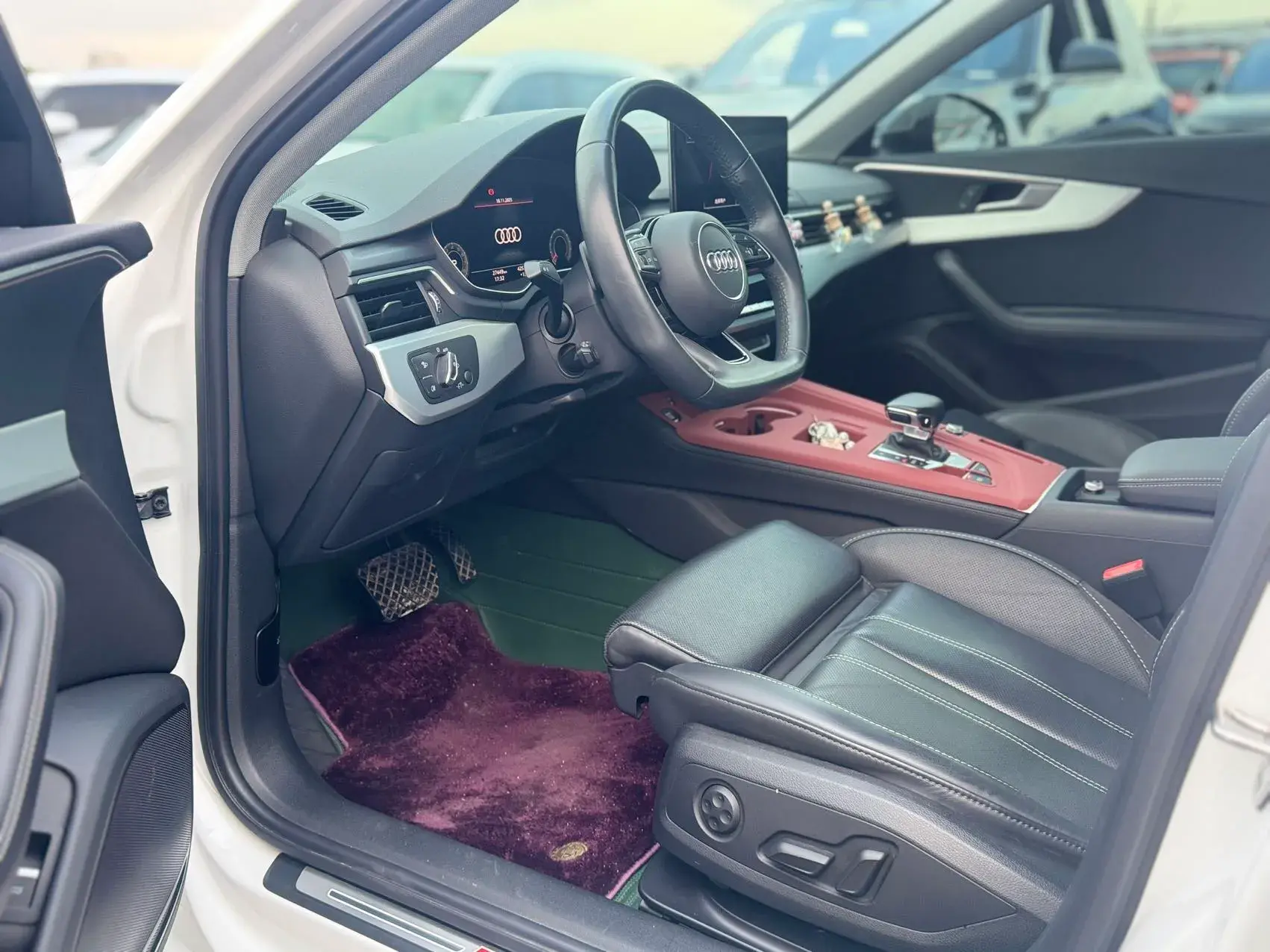 2023 AUDI A4L thumbnail 4