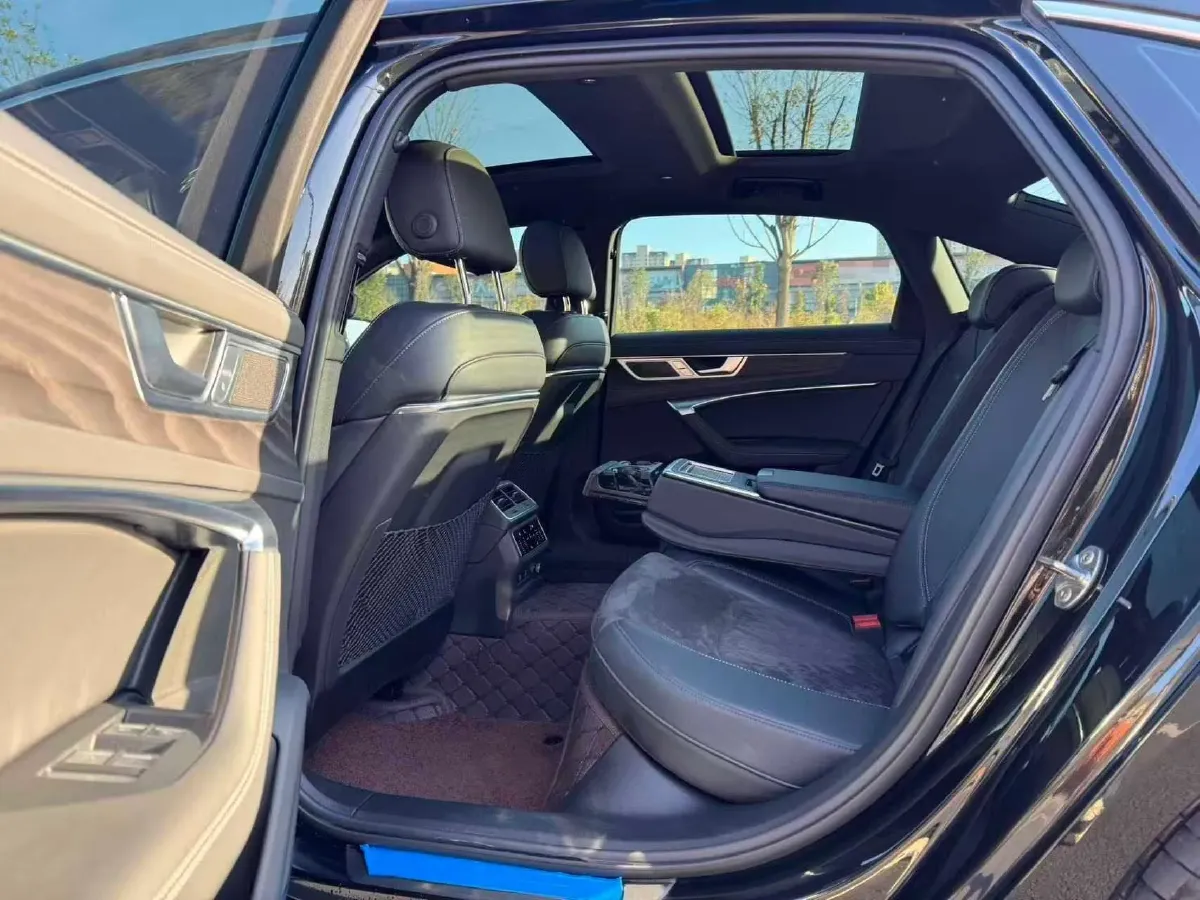 2024 Audi A6L 3.0T 340HP V6 7DCT,autocango,china used car exporter,china ev exporter,chinese used car exporter,chinese used ev exporter