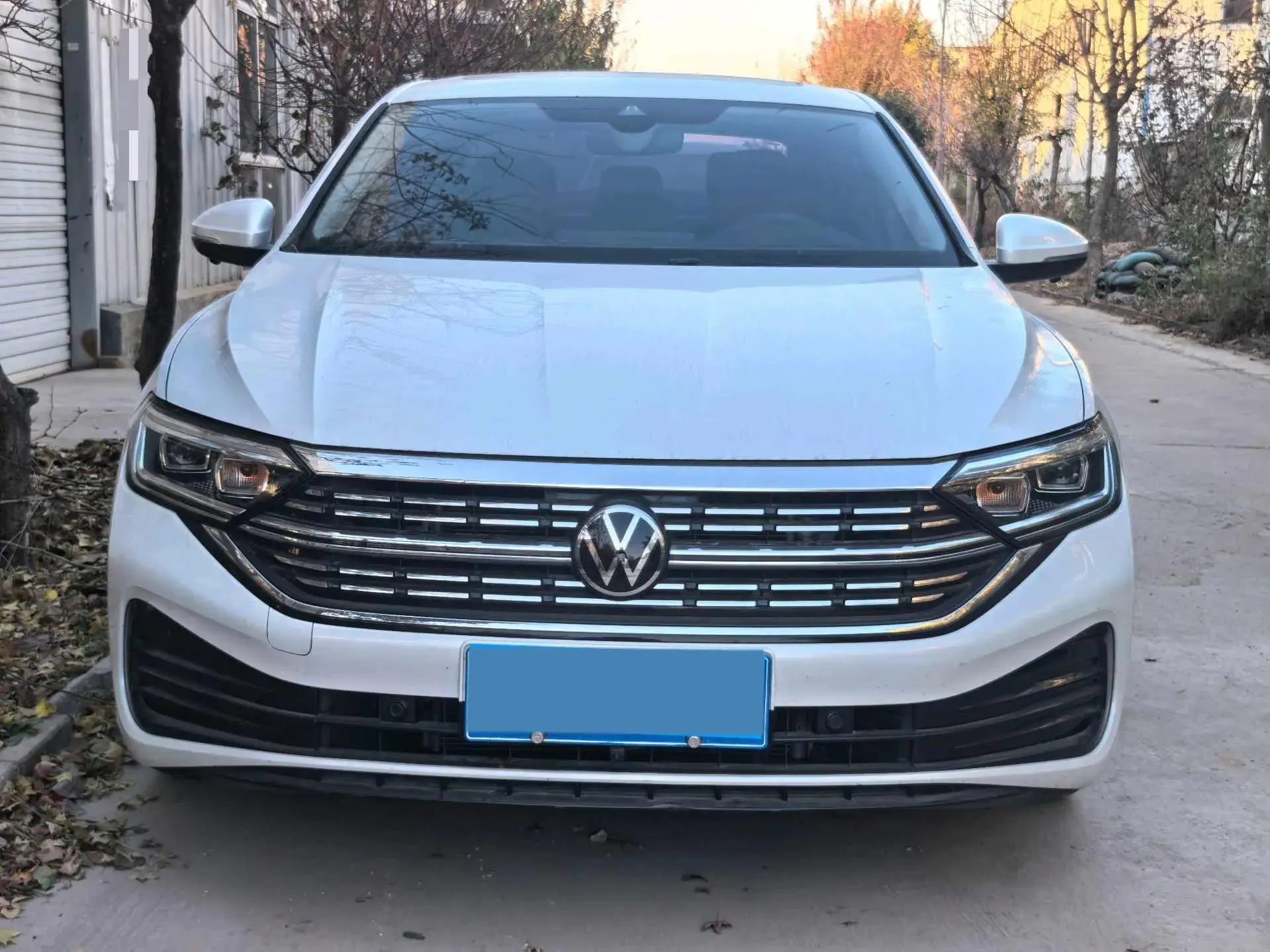 2023 VOLKSWAGEN SAGITAR thumbnail 2