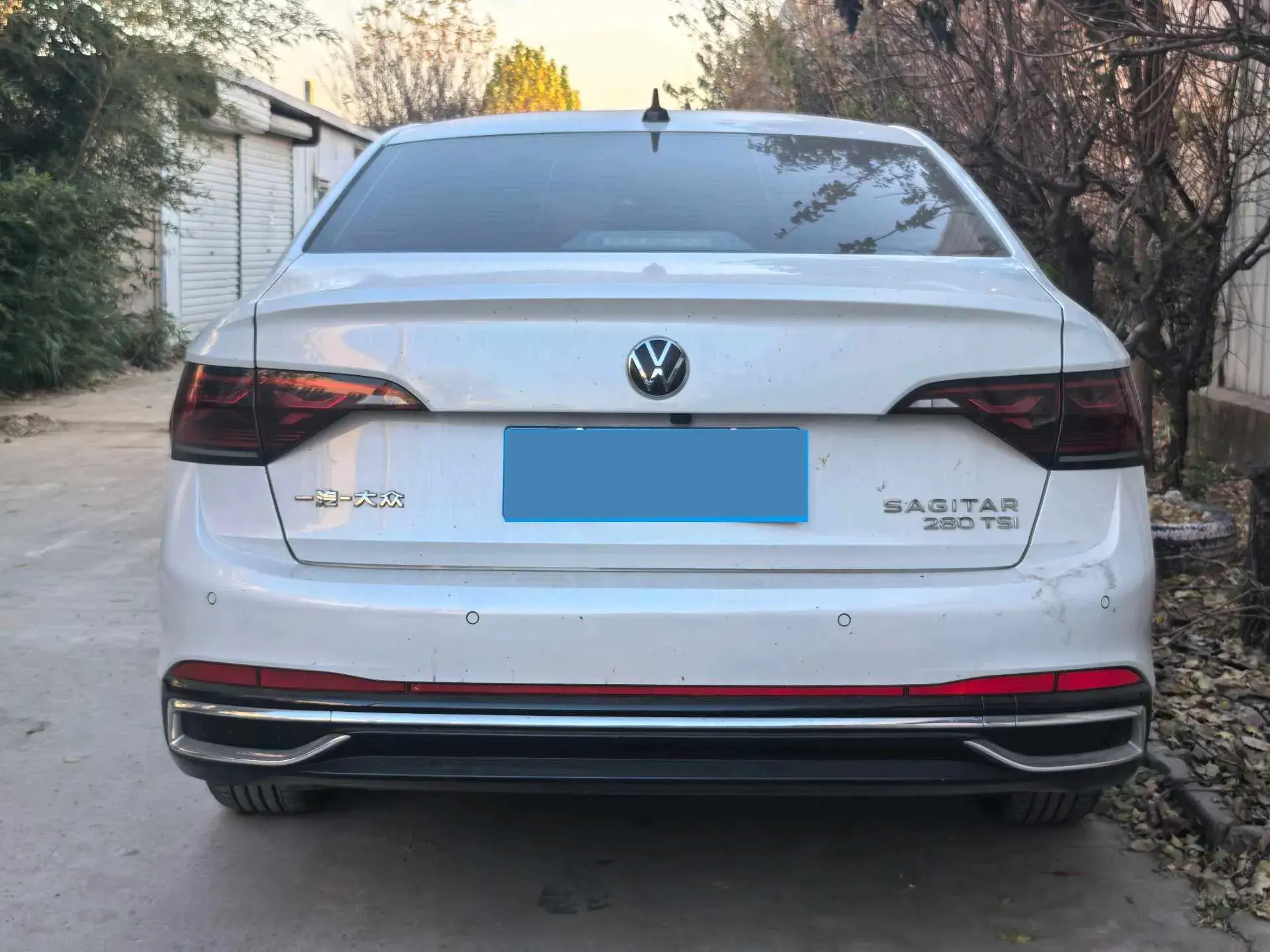 2023 VOLKSWAGEN SAGITAR thumbnail 4