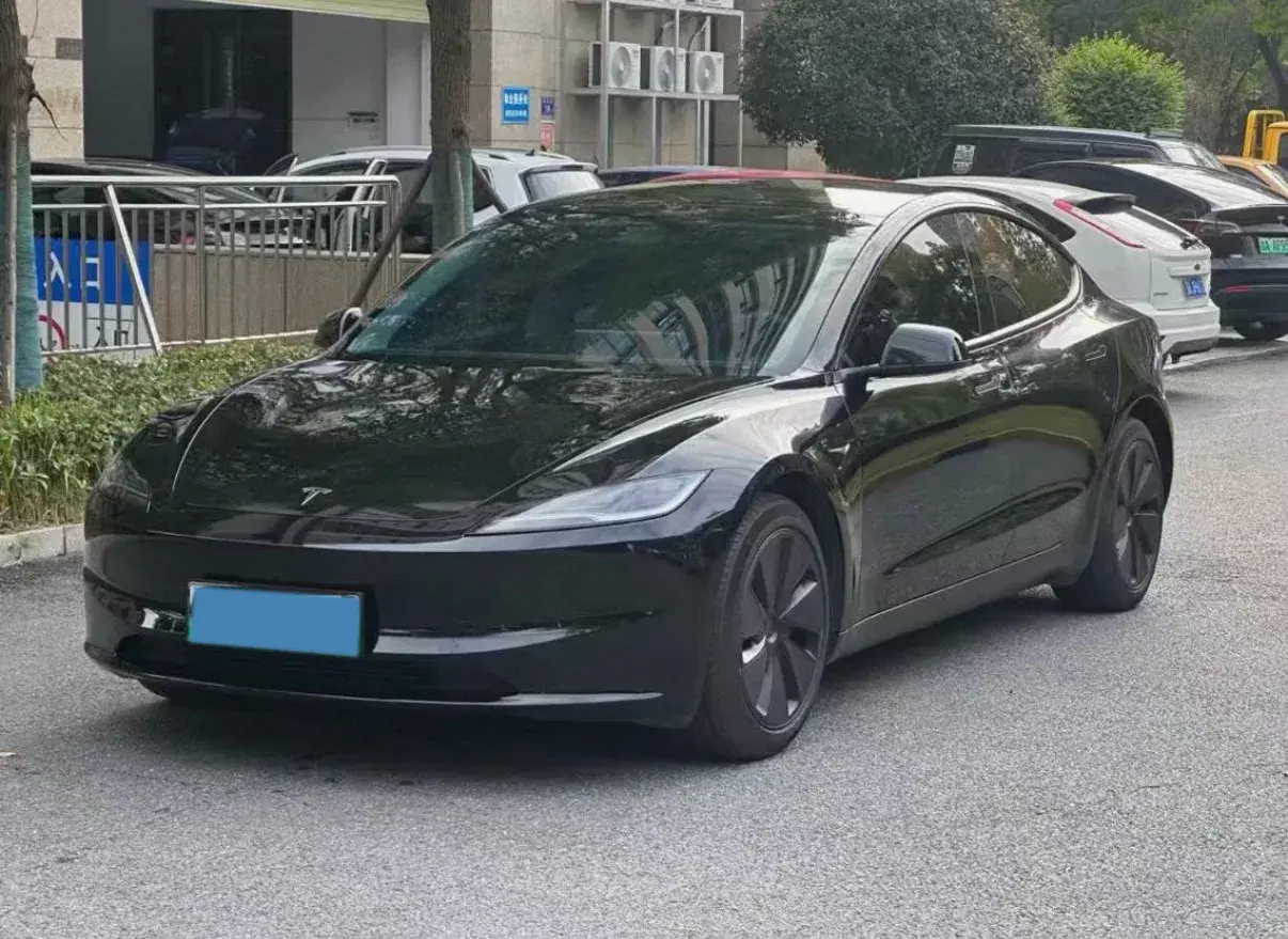2023 Tesla Model 3 BEV 60KWH