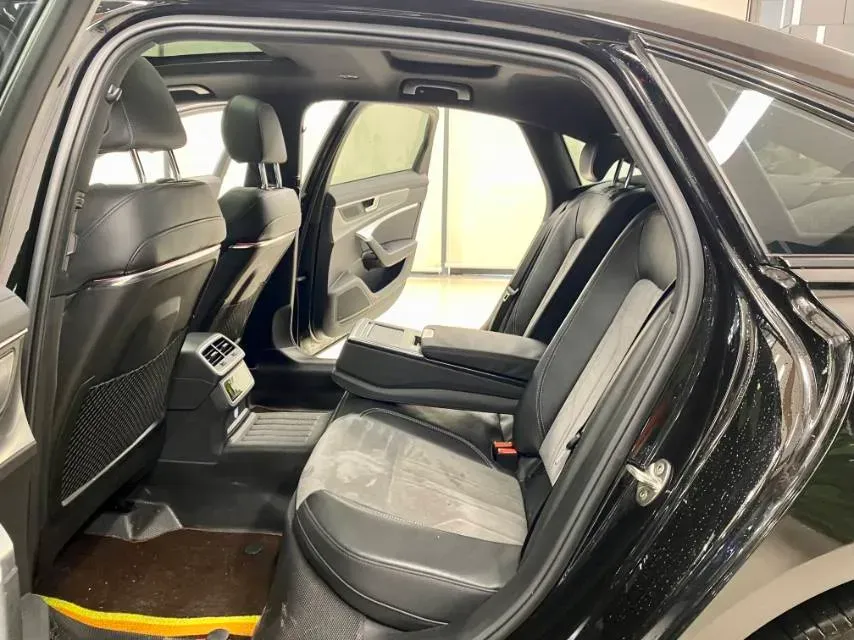 2022 Audi A6L 2.0T 224HP L4 7DCT,autocango,china used car exporter,china ev exporter,chinese used car exporter,chinese used ev exporter