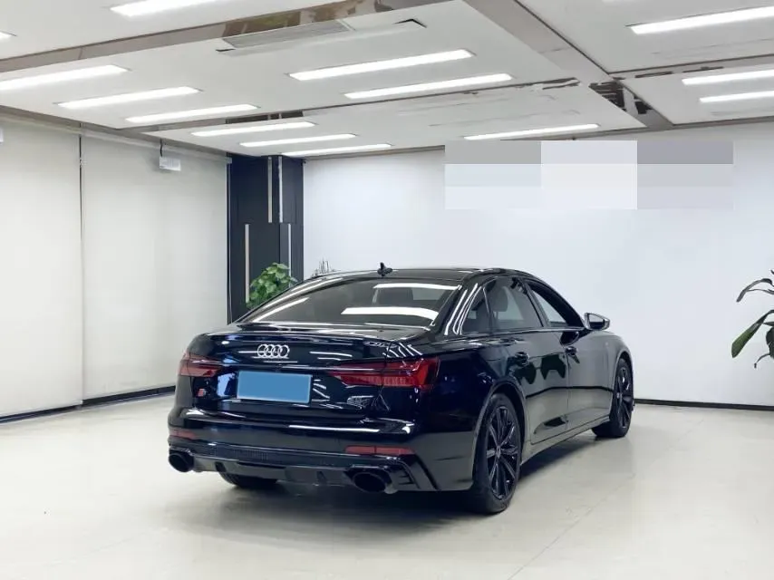 2022 Audi A6L 2.0T 224HP L4 7DCT,autocango,china used car exporter,china ev exporter,chinese used car exporter,chinese used ev exporter