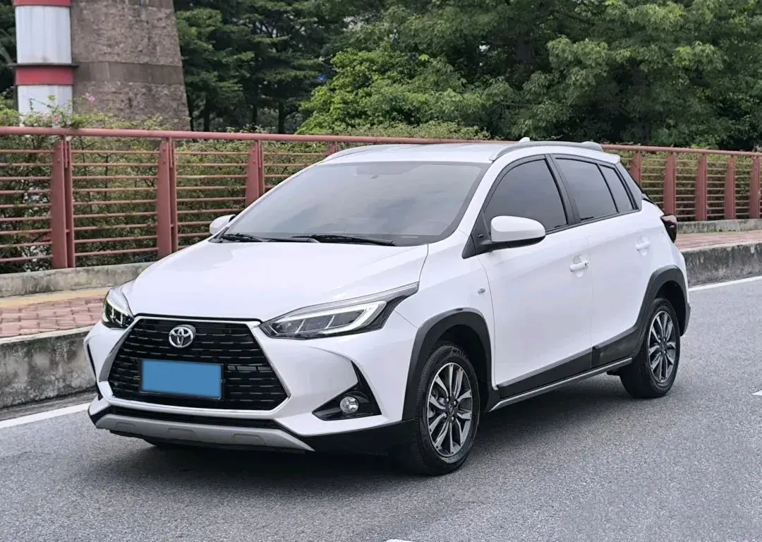 2022 Toyota Yaris L 1.5L 112HP L4 CVT 2022 Toyota Yaris L 1.5L 112HP L4 CVT