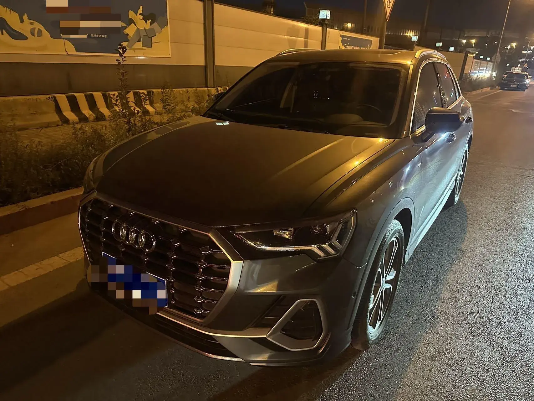 2021 AUDI Q3 view 1