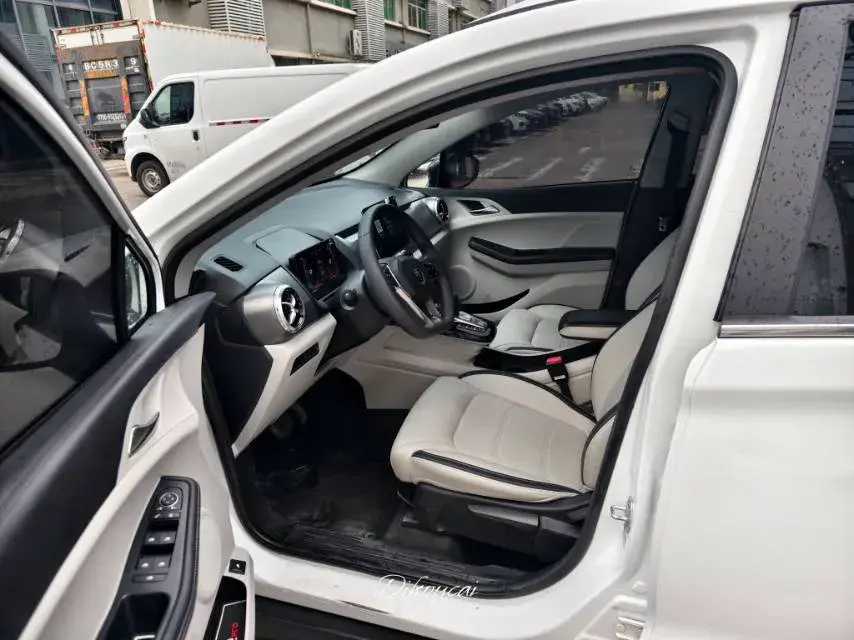 2021 BYD YUAN thumbnail 4