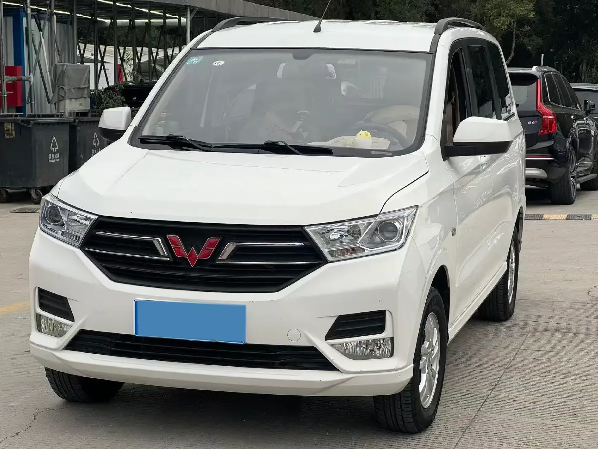 2021 WuLing HongGuang 1.5L 99HP L4 6MT