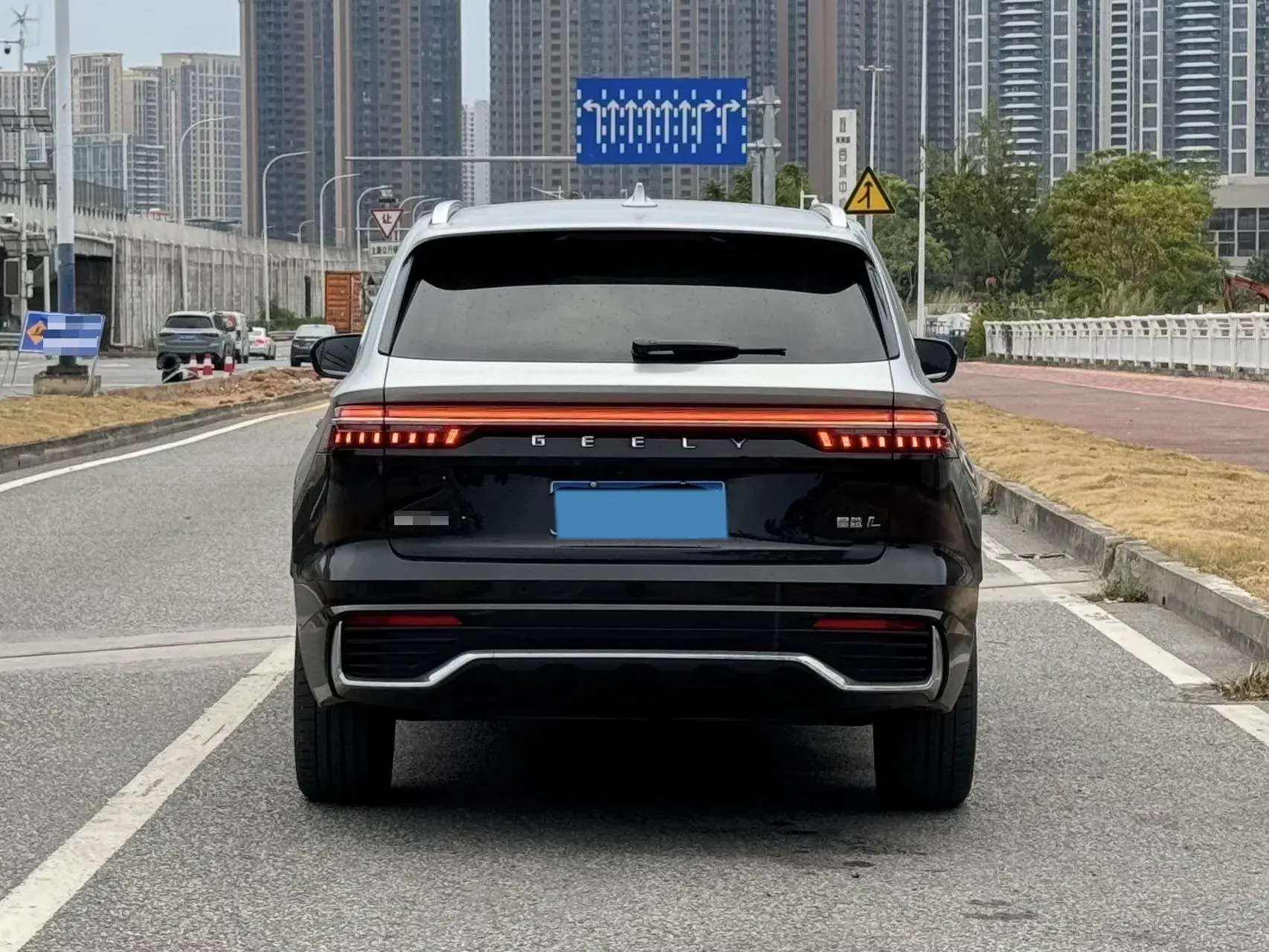 2024 GEELY MONJARO thumbnail 4