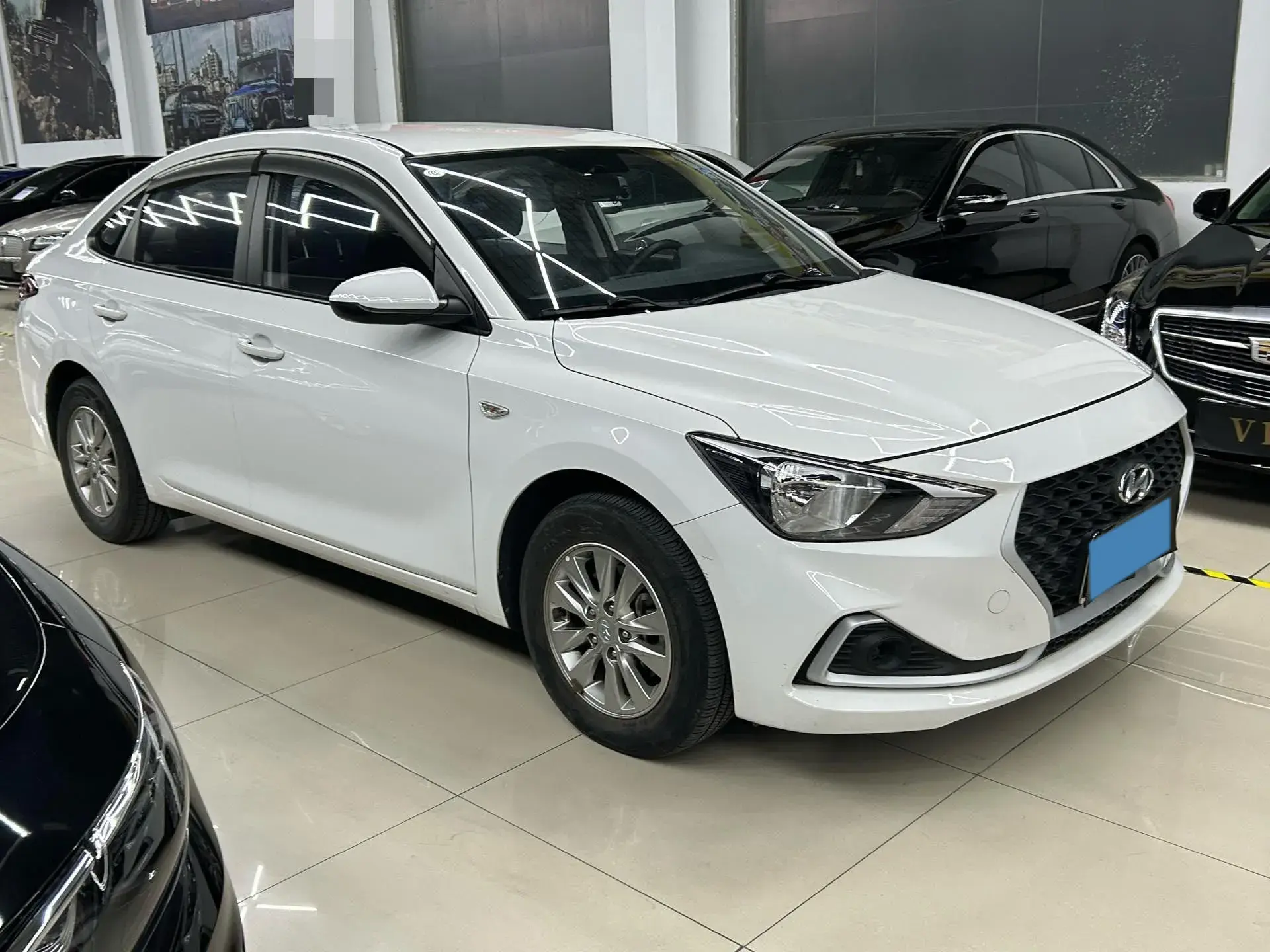 2017 HYUNDAI CELESTA thumbnail 3