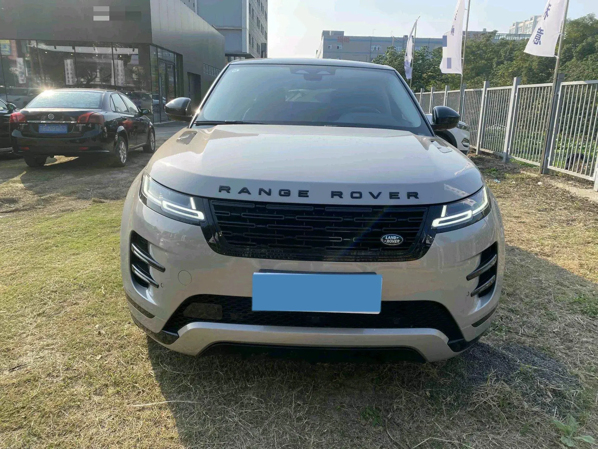 2024 LAND ROVER thumbnail 2