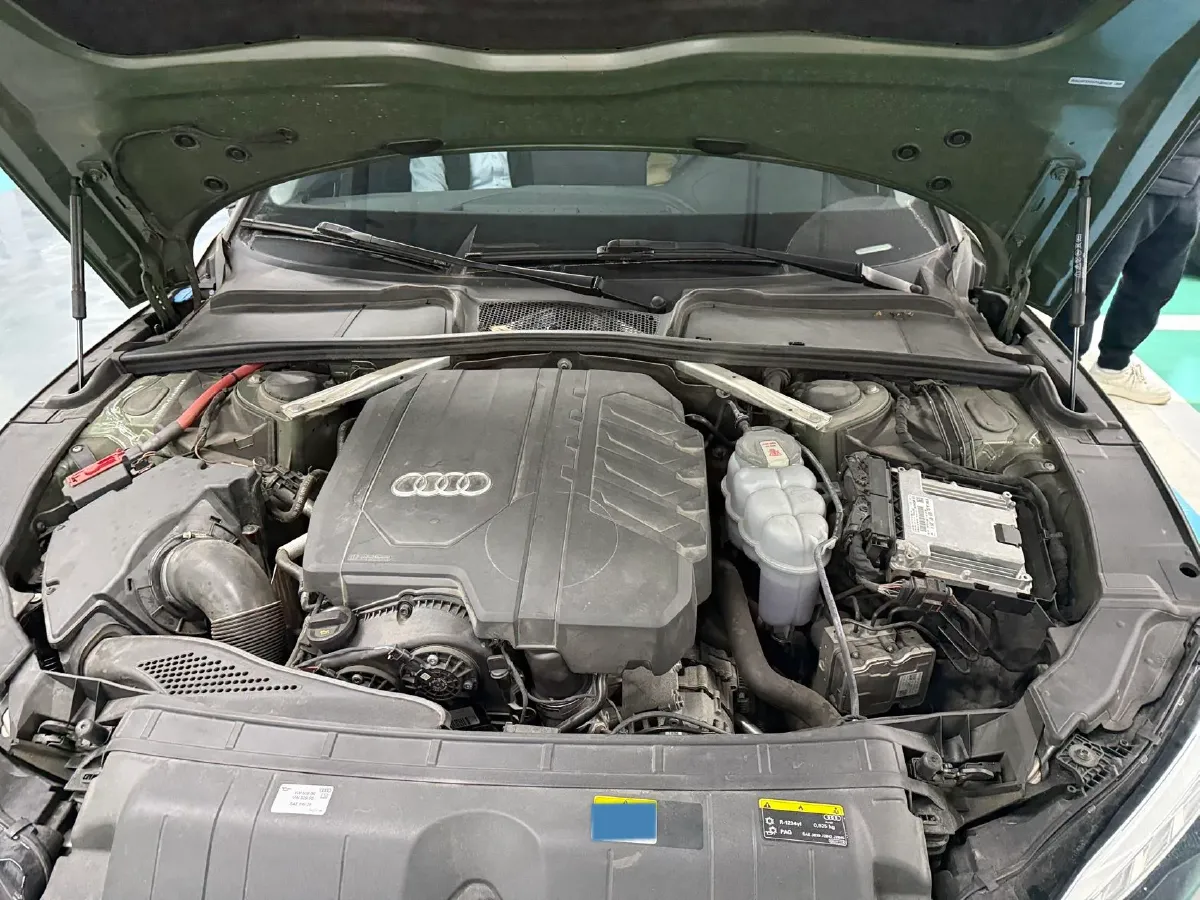 2022 Audi A5 2.0T 204HP L4 7DCT,autocango,china used car exporter,china ev exporter,chinese used car exporter,chinese used ev exporter