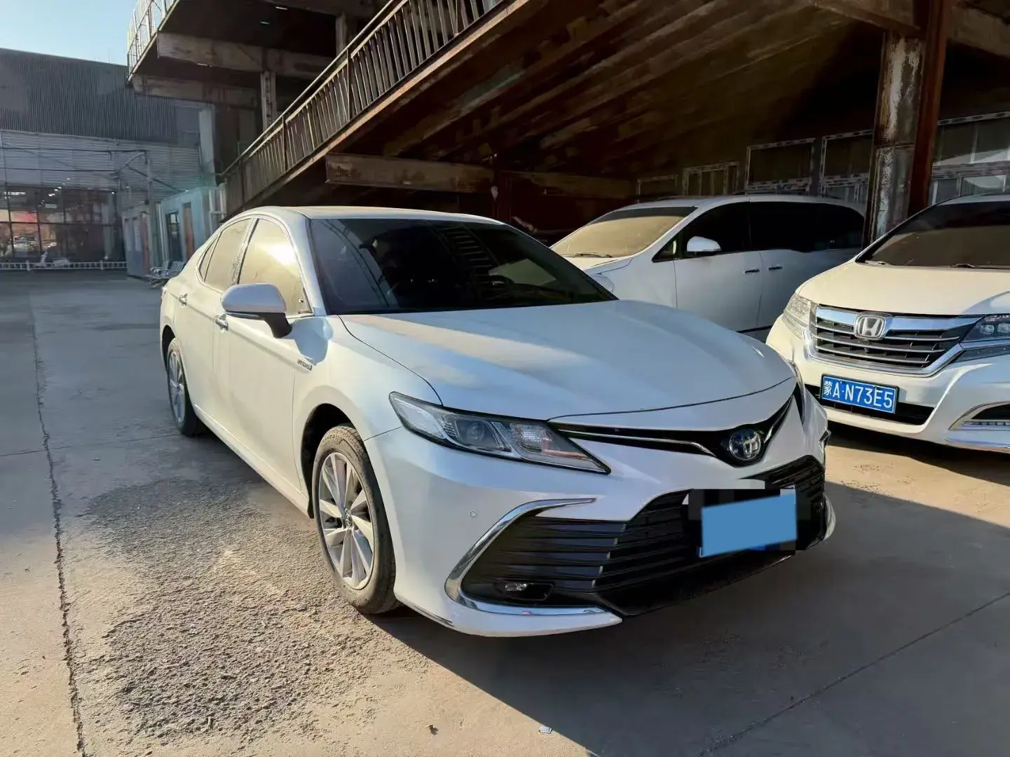 2023 TOYOTA CAMRY thumbnail 3