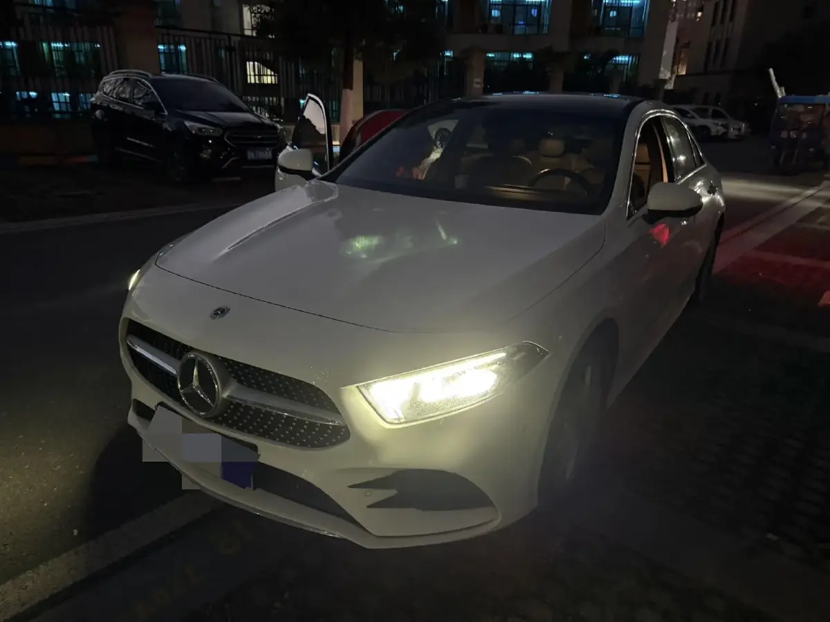 2022 Mercedes-Benz A Class 1.3T 163HP L4 7DCT