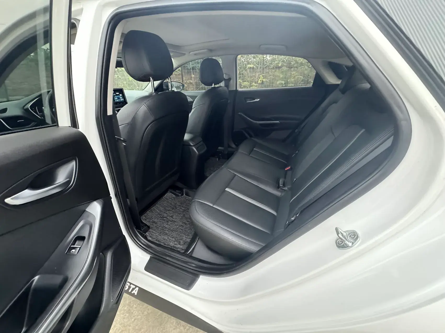 2019 HYUNDAI LA thumbnail 4