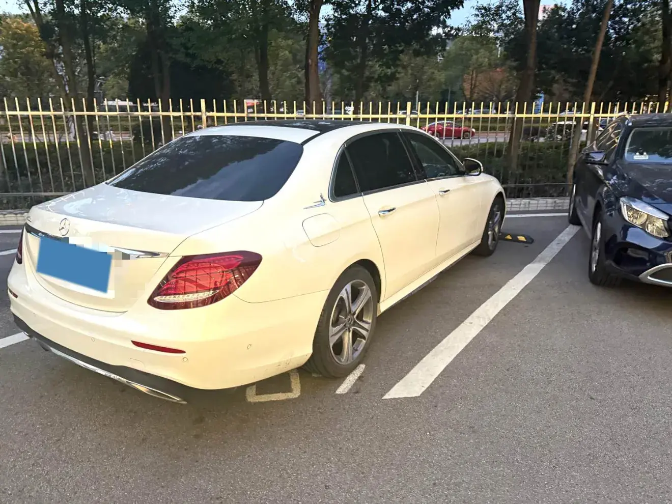 2020 MERCEDES-BENZ E thumbnail 4