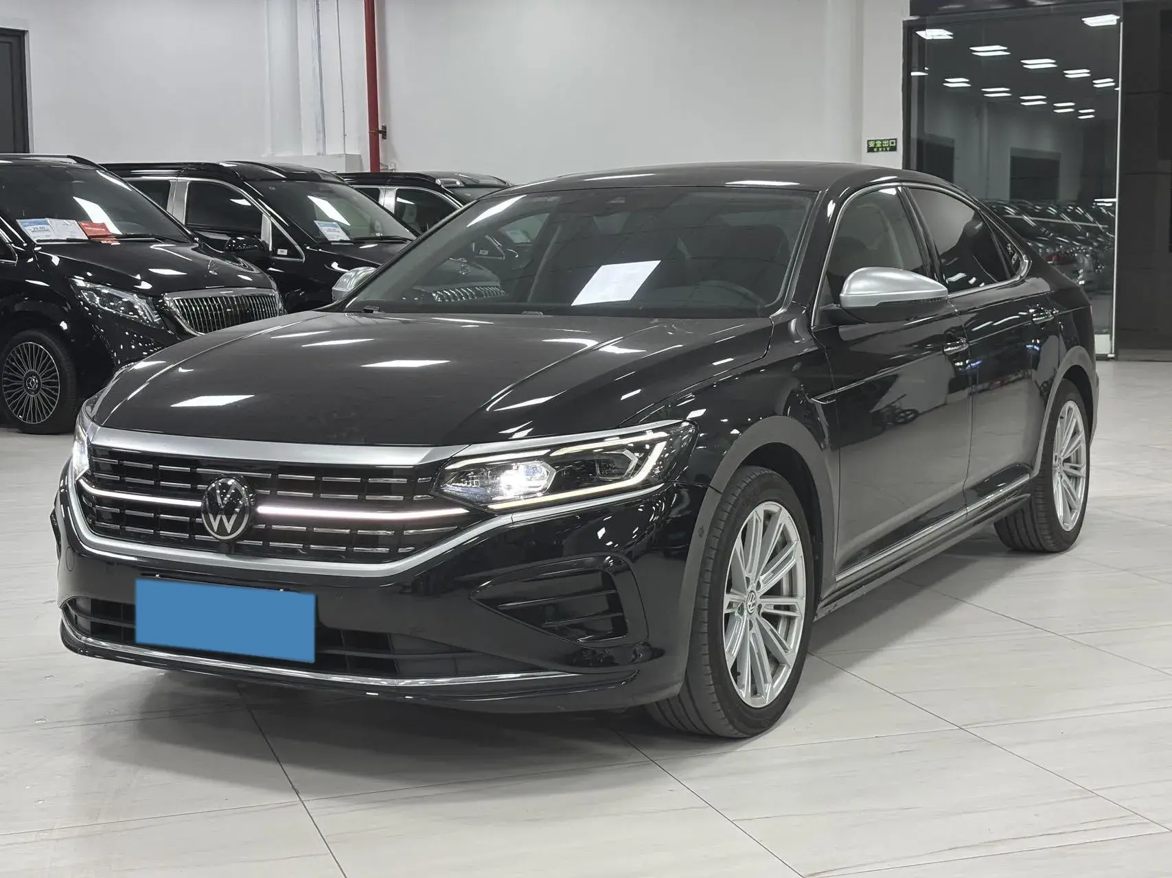 2024 VOLKSWAGEN PASSAT view 1