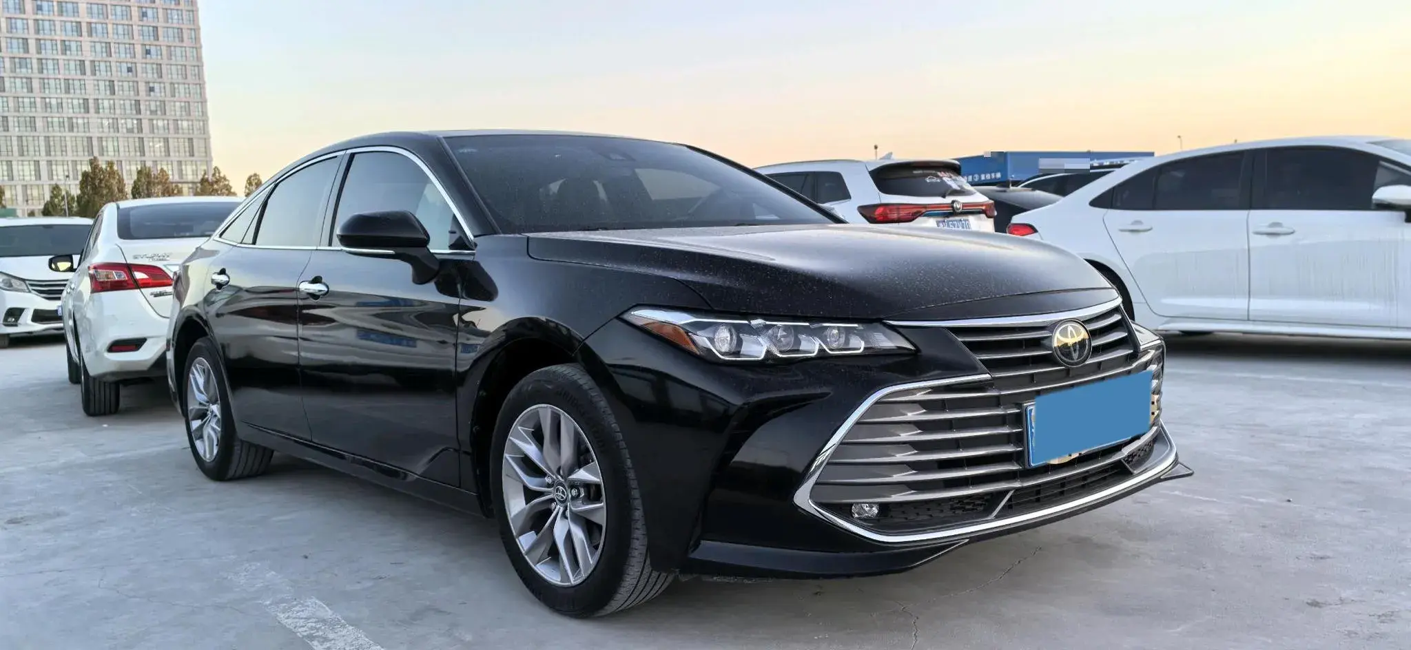 2019 TOYOTA AVALON thumbnail 2