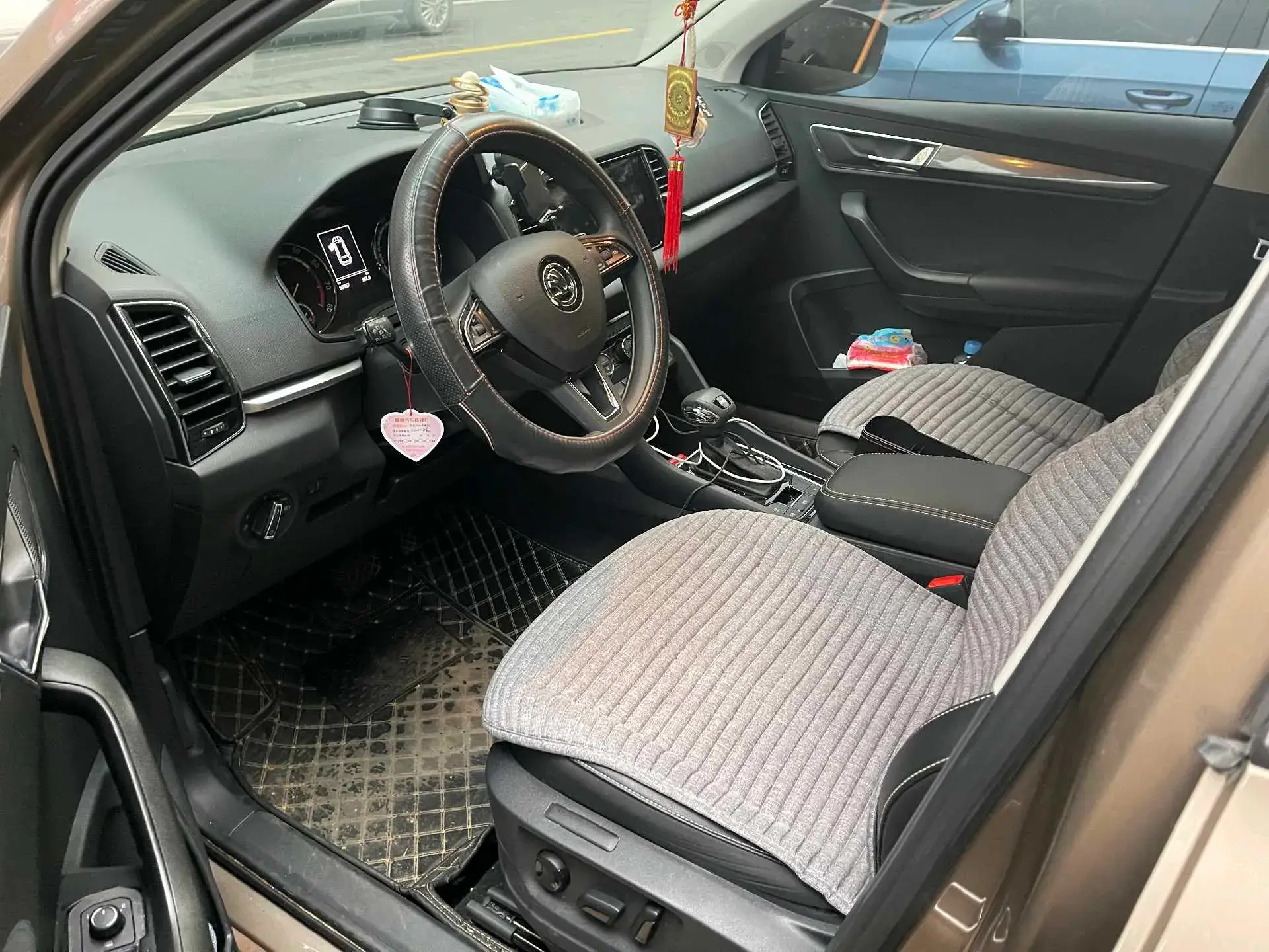 2021 SKODA KAROQ thumbnail 4