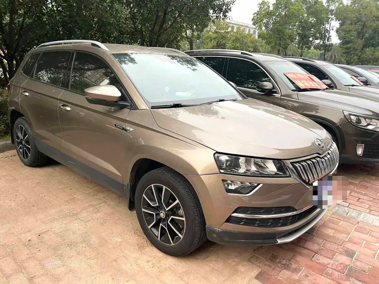 2021 SKODA KAROQ thumbnail 3