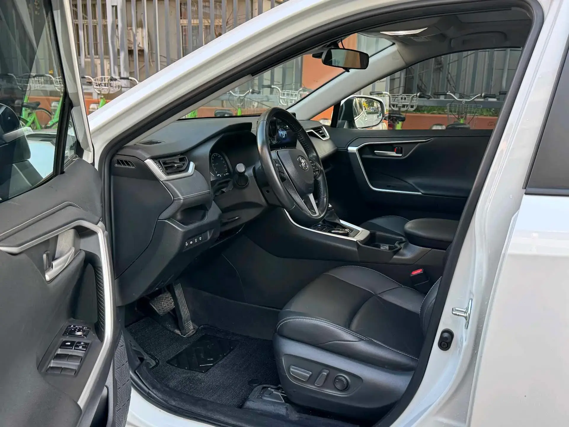 2023 TOYOTA WILDLANDER thumbnail 2