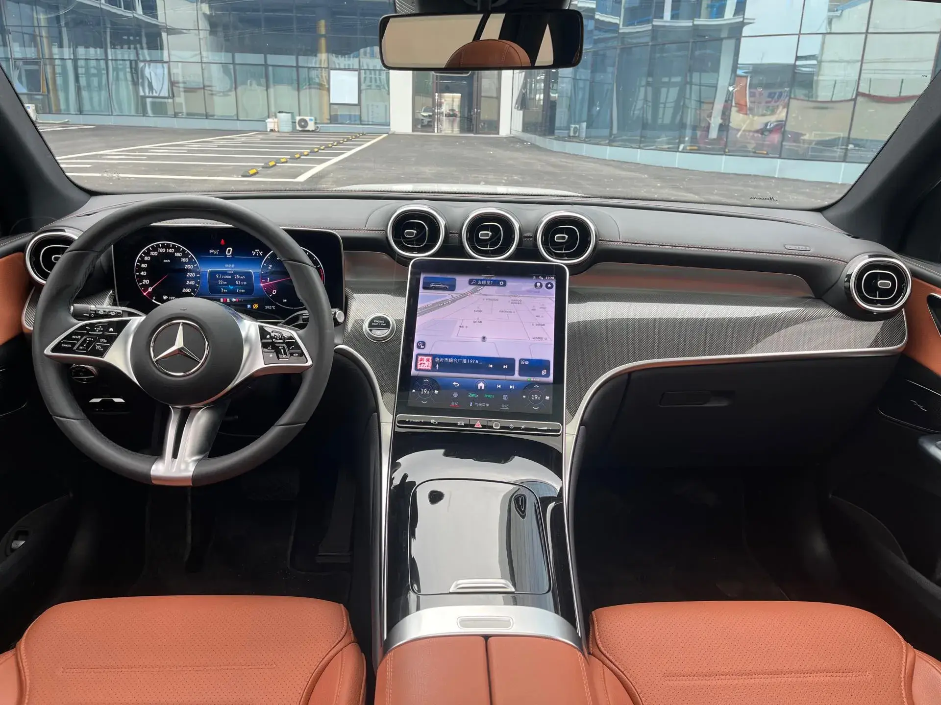 2023 MERCEDES-BENZ GLC thumbnail 4