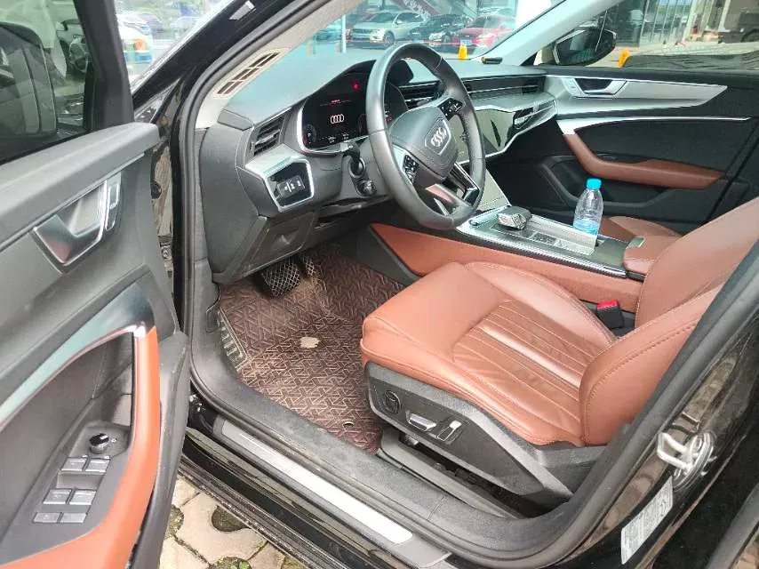 2023 Audi A6L 2.0T 190HP L4 7DCT,autocango,china used car exporter,china ev exporter,chinese used car exporter,chinese used ev exporter