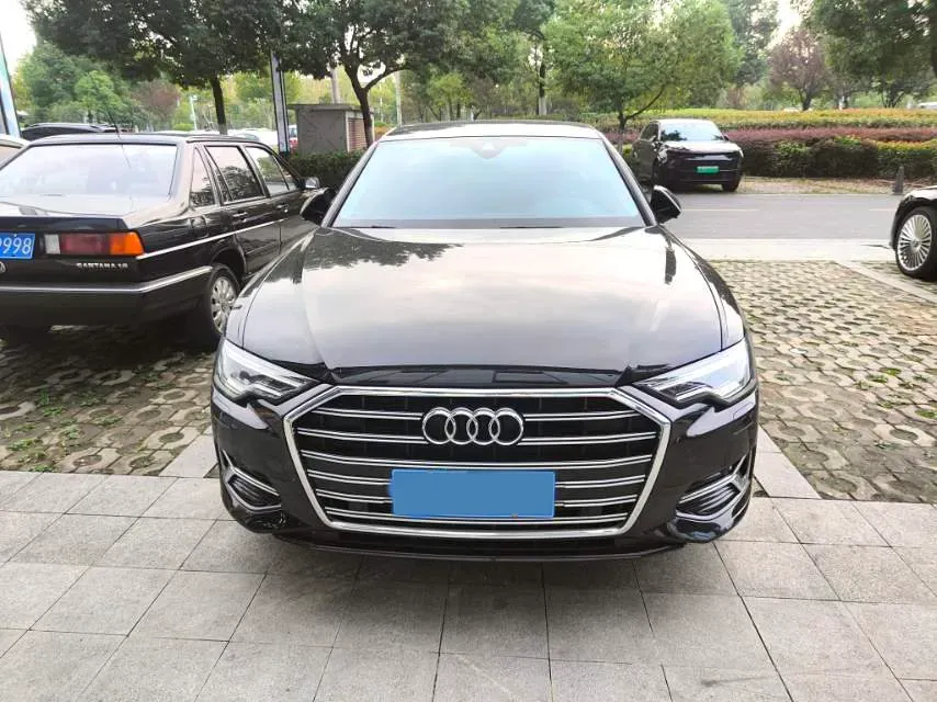 2023 Audi A6L 2.0T 190HP L4 7DCT,autocango,china used car exporter,china ev exporter,chinese used car exporter,chinese used ev exporter