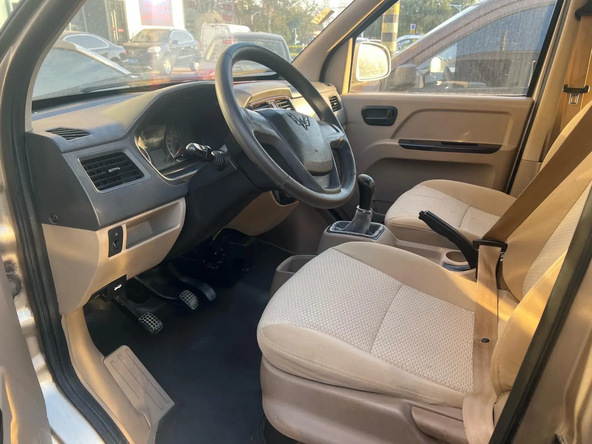 2014 WULING RONGGUANG thumbnail 3