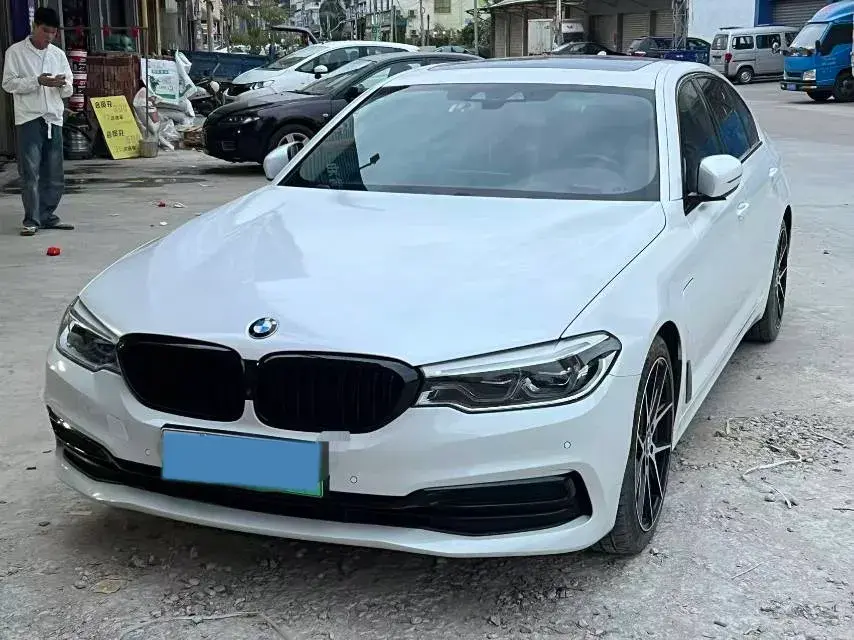 2020 BMW 5 Series 2.0T 184HP L4 8AT PHEV 17.7KWH