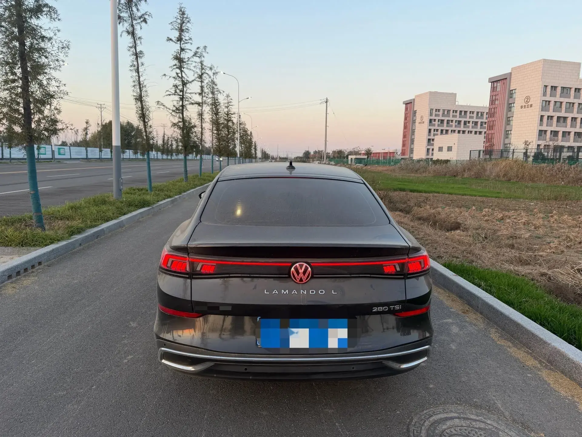 2023 VOLKSWAGEN LAMANDO thumbnail 4