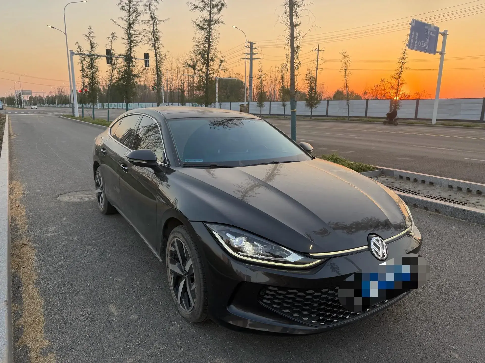 2023 VOLKSWAGEN LAMANDO thumbnail 3