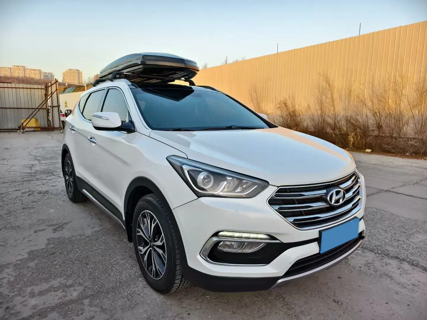 2017 HYUNDAI SANTAFE thumbnail 3