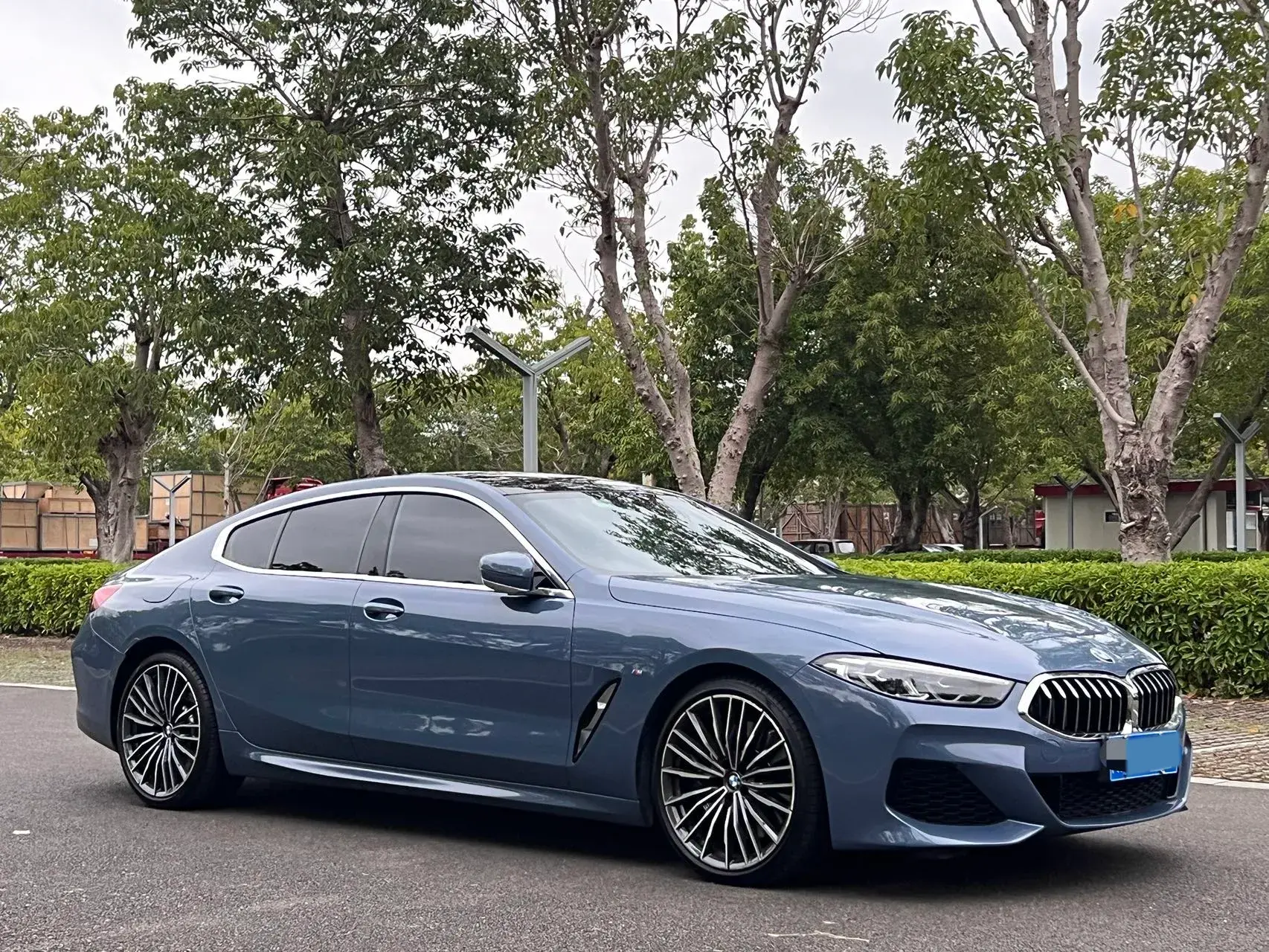 2021 BMW 8 thumbnail 3
