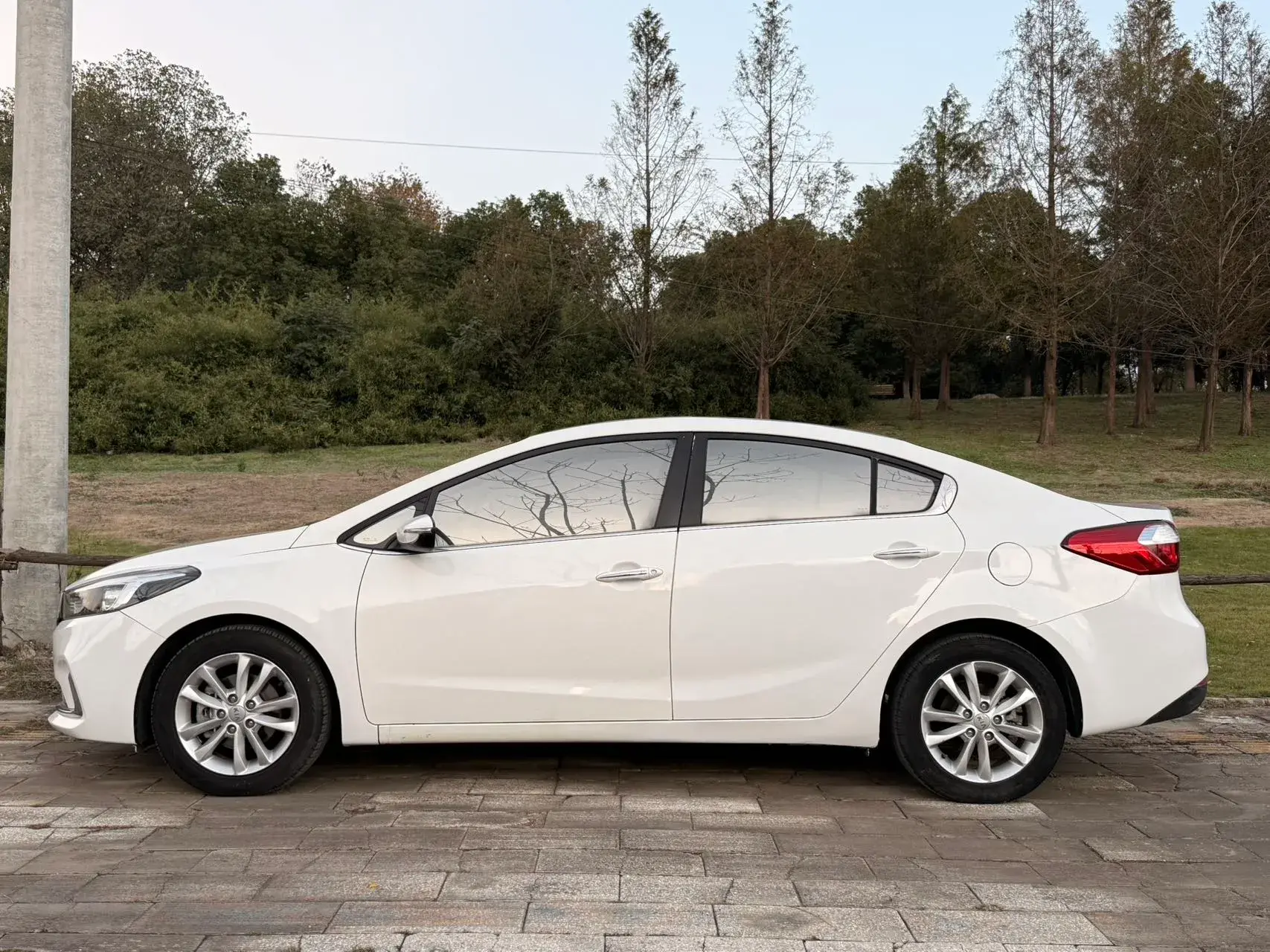 2016 KIA K3 thumbnail 3