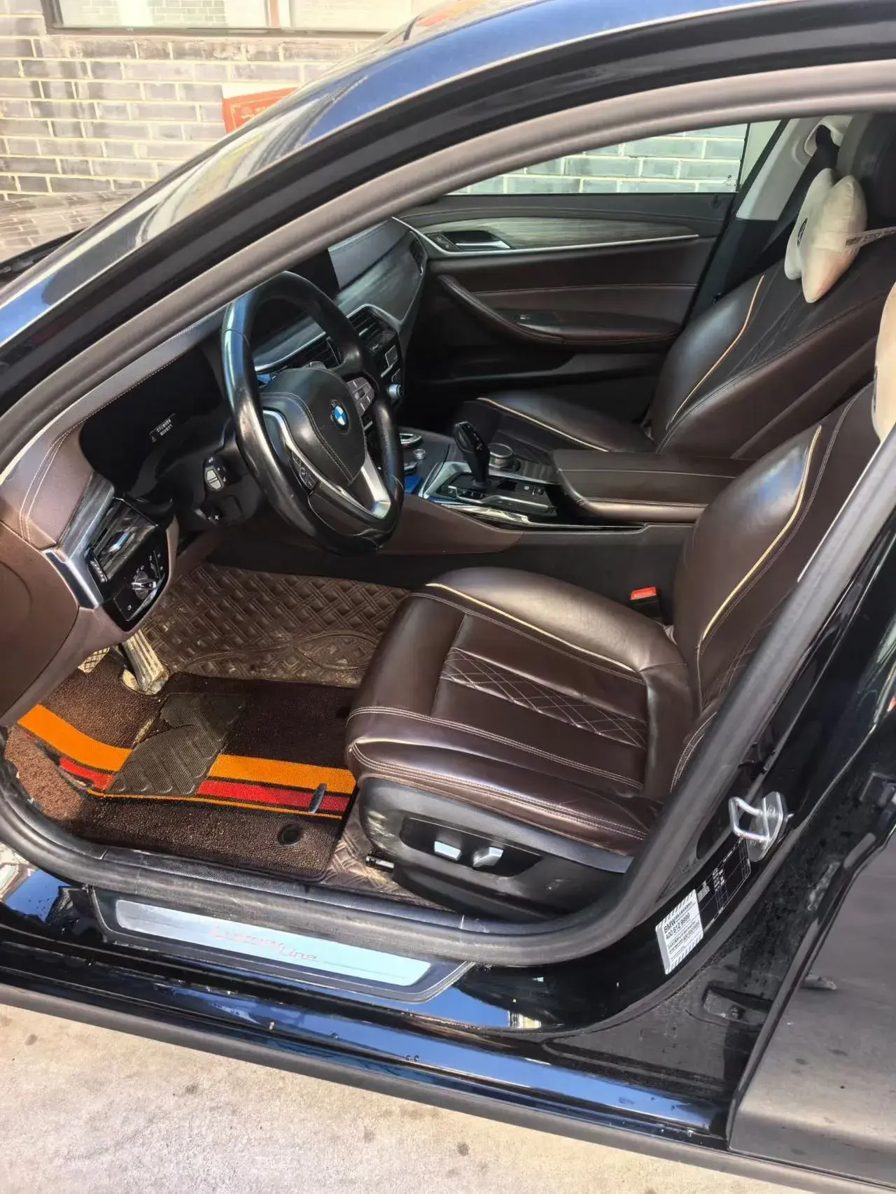 2020 BMW 5 thumbnail 2