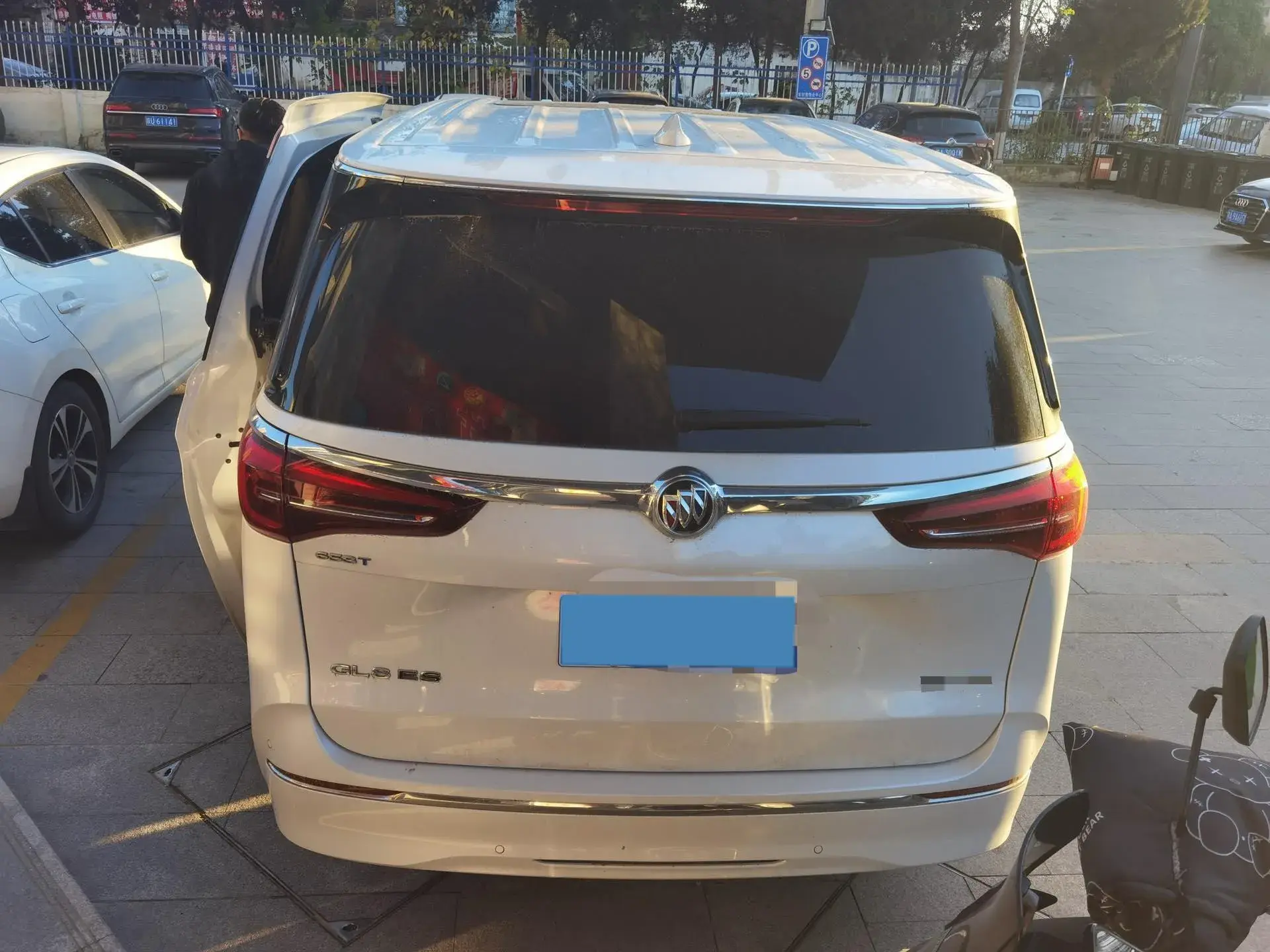 2023 BUICK GL8 thumbnail 3