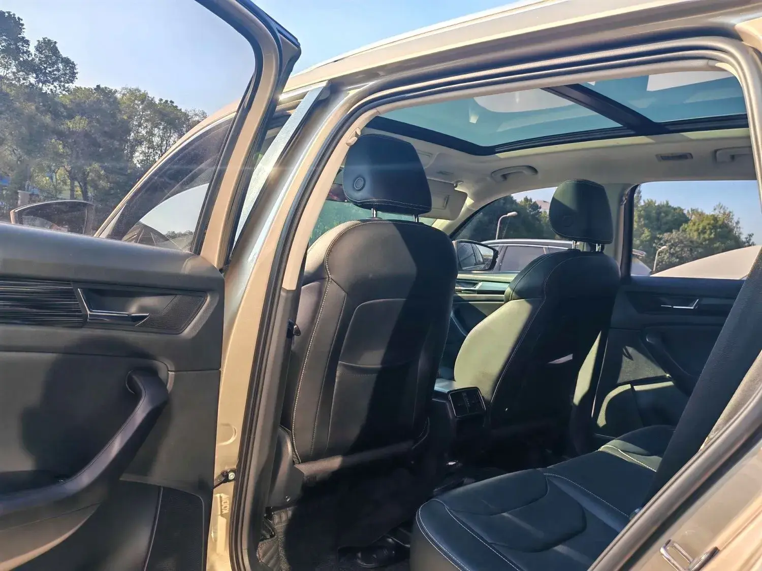 2019 SKODA KODIAK thumbnail 4