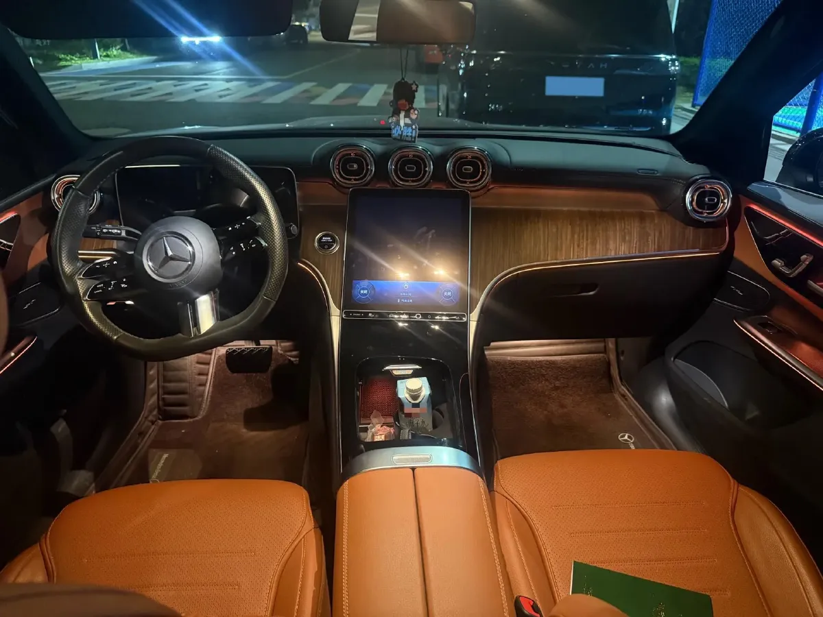 2023 Mercedes-Benz GLC Class 2.0T 258HP L4 9AT,autocango,china used car exporter,china ev exporter,chinese used car exporter,chinese used ev exporter