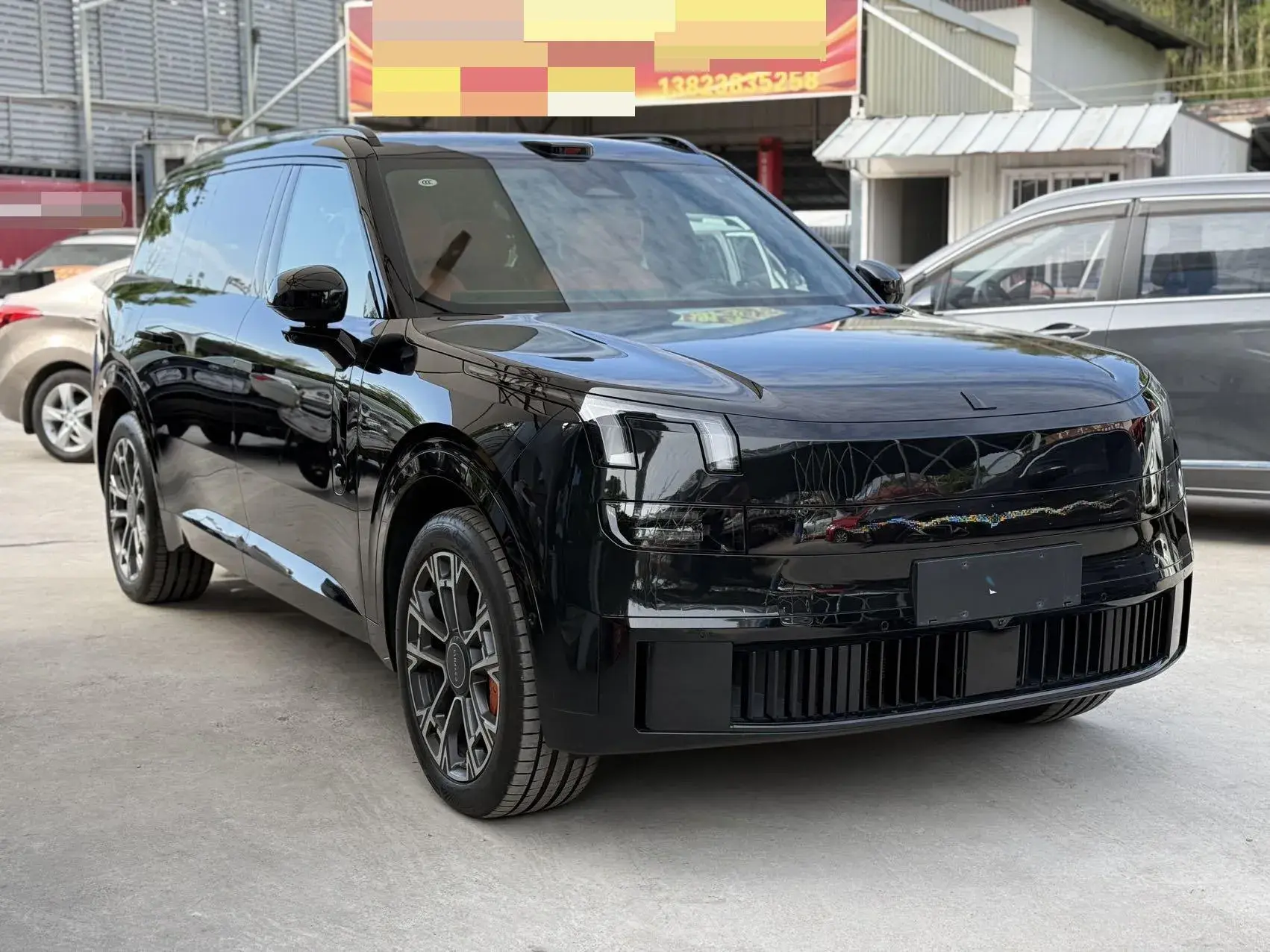 2025 LYNK&CO 900 thumbnail 3