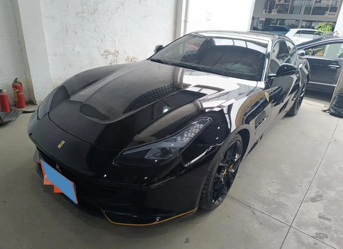 2017 Ferrari GTC4 Lusso 3.9T 609HP V8 7DCT