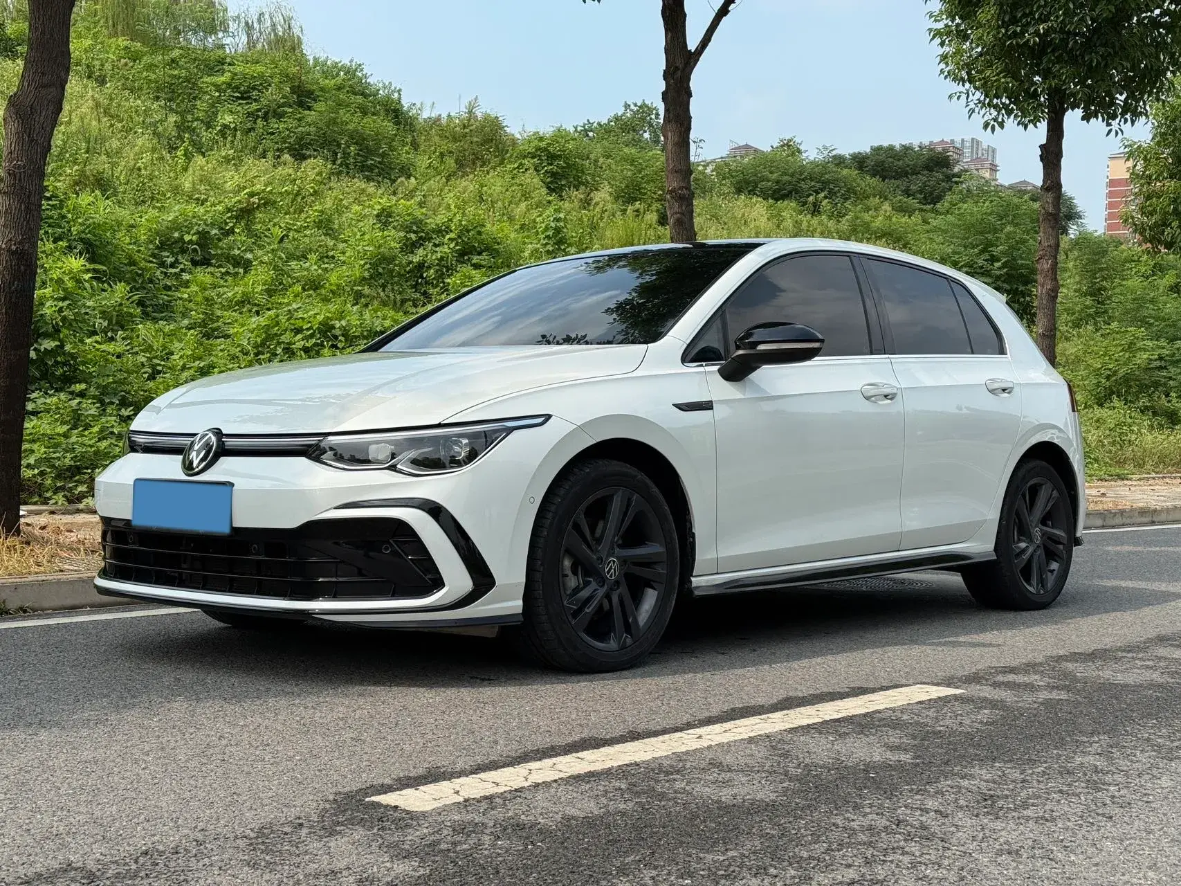 2023 VOLKSWAGEN GOLF view 1