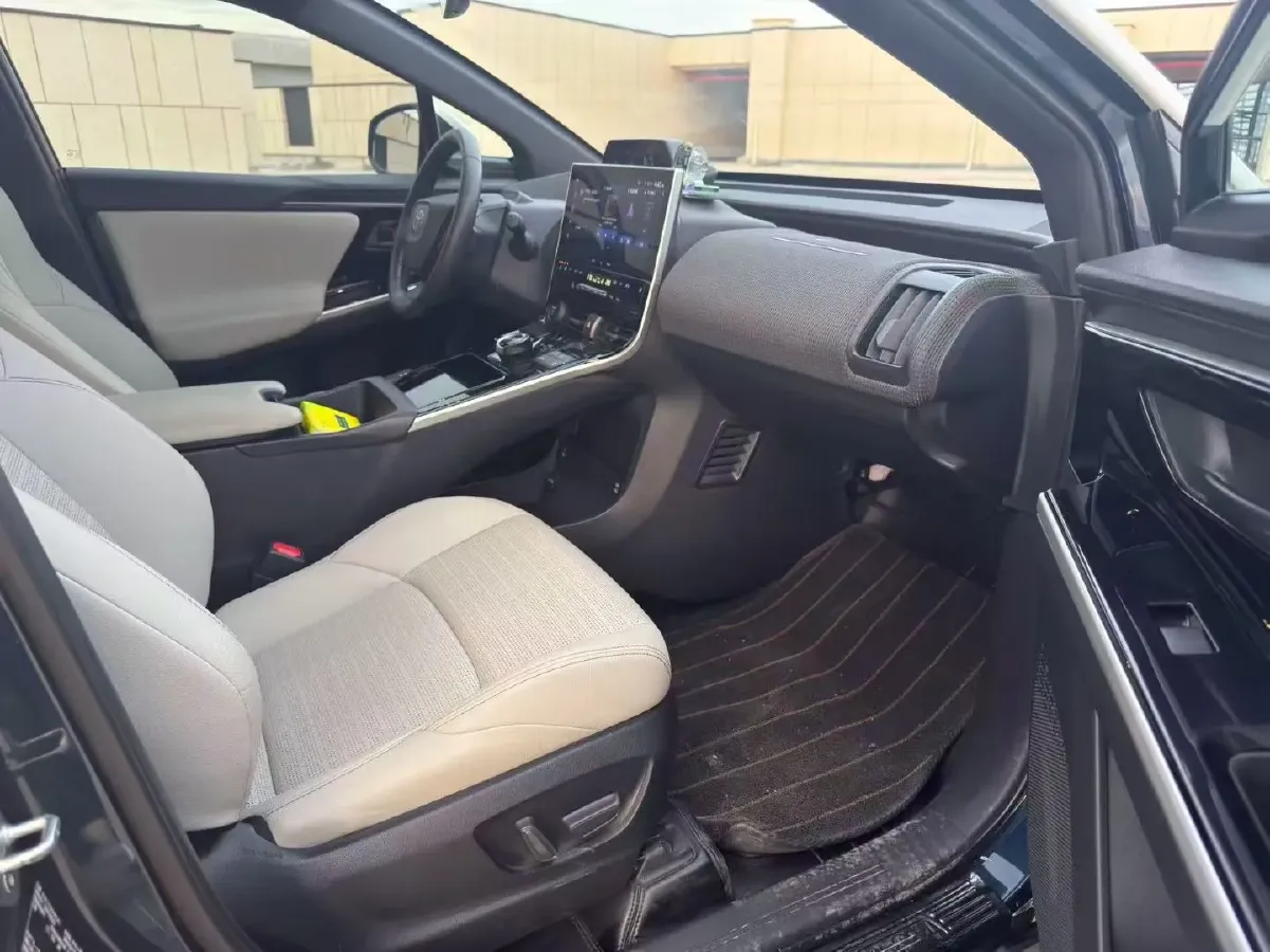 2022 Toyota bZ4X BEV 66.7KWH,autocango,china used car exporter,china ev exporter,chinese used car exporter,chinese used ev exporter